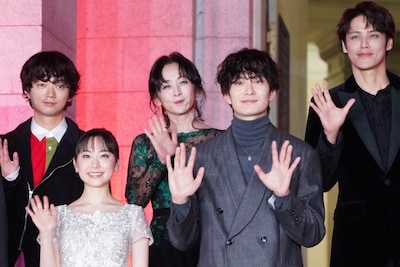 上段左から染谷将太、斉藤由貴、宮野真守、下段左から芦田愛菜、岡田将生