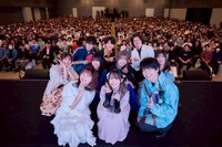 「TVアニメ『Summer Pockets』AFTER PARTY」昼公演の集合写真。上段左から浜田洋平、熊谷健太郎、白石稔、中段左から岩井映美里、稗田寧々、高森奈津美、鈴木このみ、下段左から小原好美、田中あいみ、千葉翔也