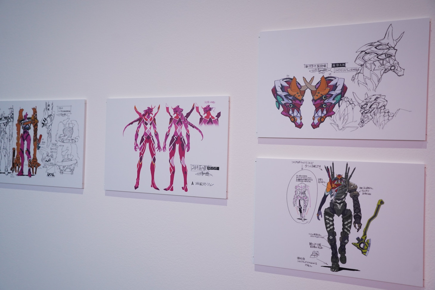 「30周年記念展『ALL OF EVANGELION』」の展示。