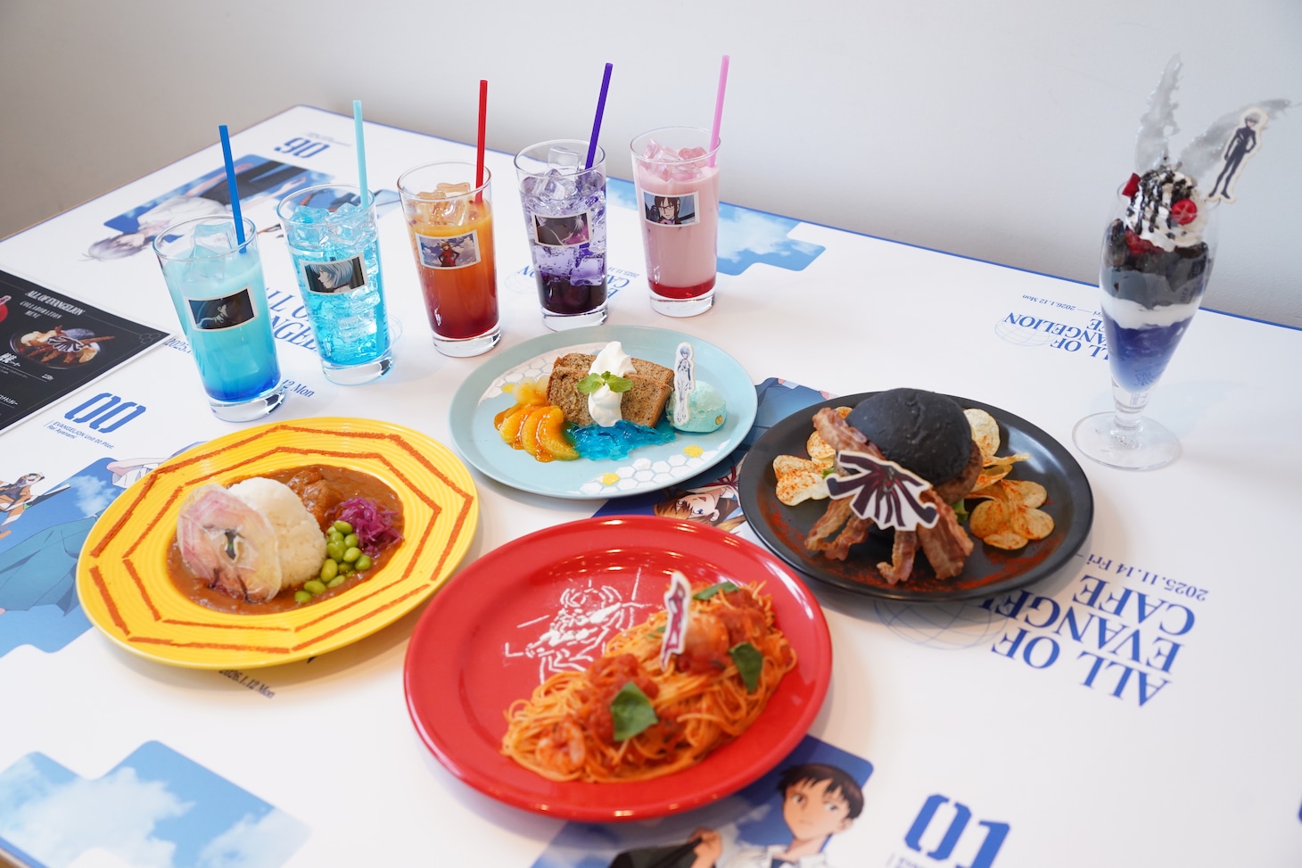 「THE SUN & THE MOON」のオリジナルメニュー。