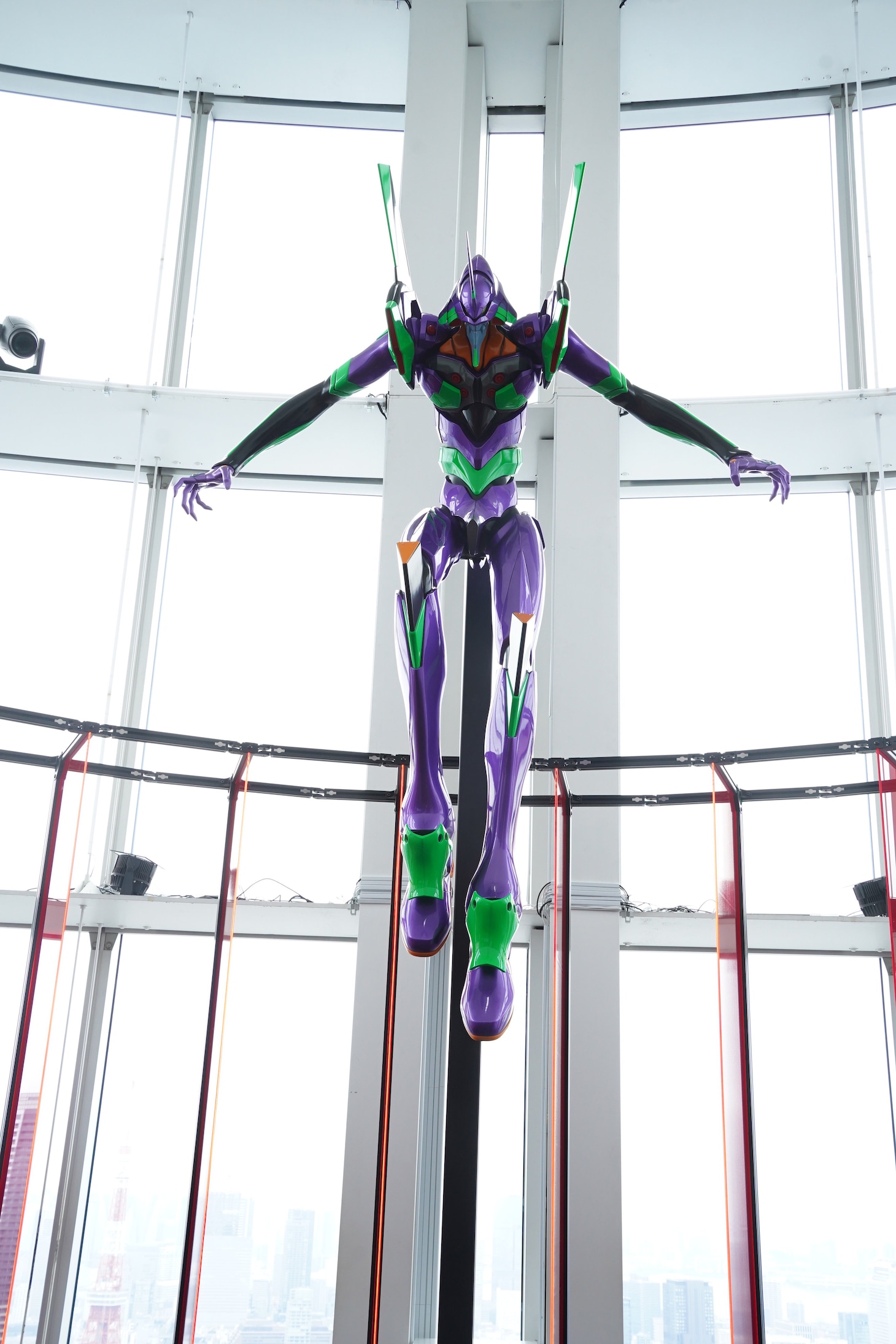 「30周年記念展『ALL OF EVANGELION』」のエントランス。