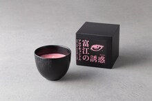 伊藤潤二監修「富江」の香りがアロマキャンドルに、容器には樽から溢れ出る富江