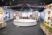 「『ゆるキャン△』10周年記念展 ＼キャンプの思い出 集めちった／」会場の様子