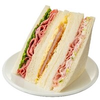 「ドカ食いダイスキ！ もちづきさん」セブン-イレブンとのコラボ商品第2弾が発売