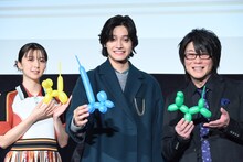 舞台挨拶の登壇者。左から上白石萌歌、佐野晶哉、森川智之