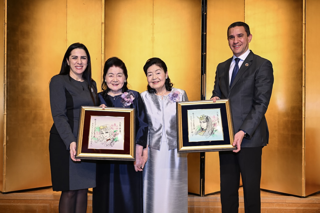 「王家の紋章」パーティで細川智栄子あんど芙～みんと100人の“王族”とのふれあい