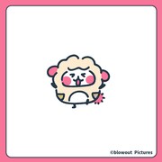 いつもニコニコ、元気なひつじのアッチモ。ポケットの中には、大すきなお菓子がたくさん。「食べる？」ってお友達にわけっこするのがすき。誕生日は4月10日 (c)blowout Music Labels
