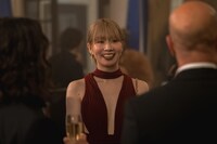 Netflix映画「10DANCE」より、土居志央梨演じる田嶋アキ