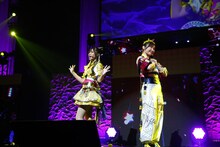 「Starlight!」。左から五十嵐じゅりあ役の土屋李央、弥生ひな役の内田彩