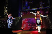 「The Secret Garden」。左から七浦すばる役の小林竜之、皇あまね役の庄司宇芽香