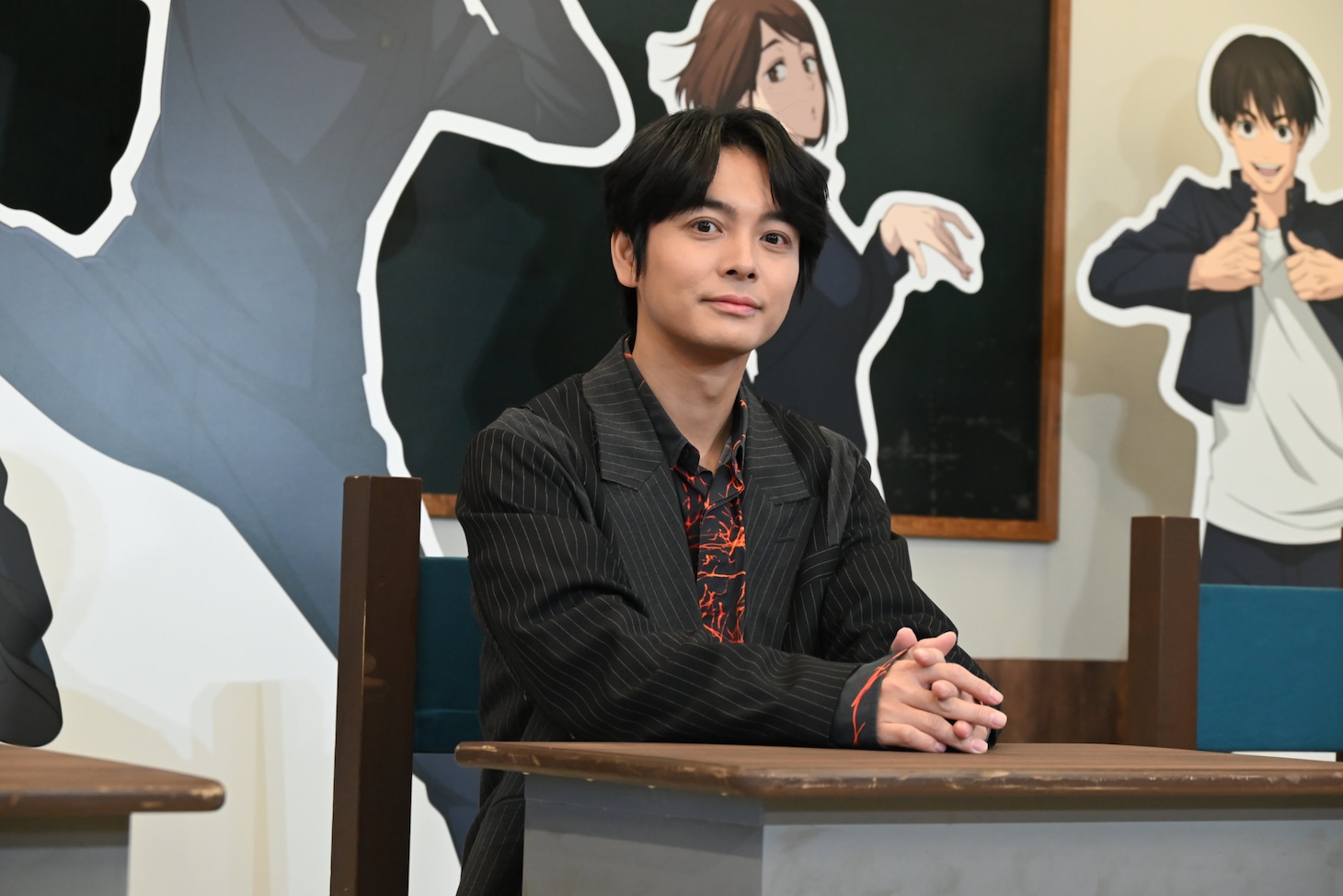 フォトスポットで撮影する榎木淳弥