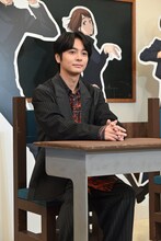 フォトスポットで撮影する榎木淳弥