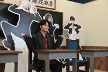 フォトスポットで撮影する榎木淳弥