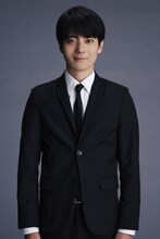 西山潤演じる梵孝太郎