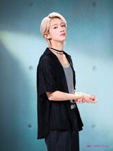 NAOYA（MAZZEL）扮する湊