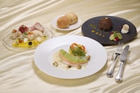 「名探偵コナン・ミステリー・レストラン」のメニュー「デラ・ディーバ・スペシャルコース（魚）」