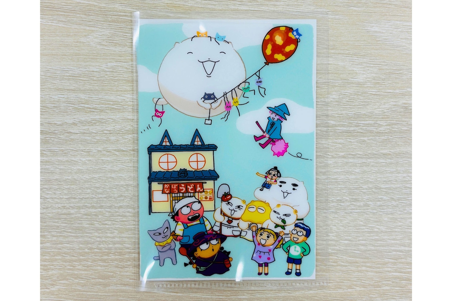 特典の「みんな仲良しクリアファイル」