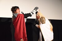 コスプレ衣装を慌てて直すみちお