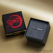 アニメ「鬼滅の刃」シリーズのコラボジュエリーが入れられるボックス