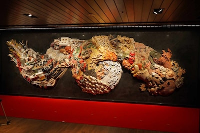 大型パブリックアート「Procession Spin」