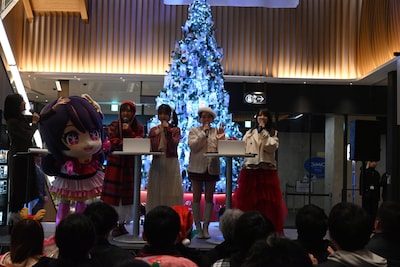 クリスマスツリーが点灯した瞬間