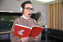 角田晃広（東京03）のアフレコ風景