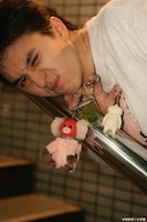 「キクラゲマスコットぬいぐるみキーホルダー」「ギョーザ男 立体キーホルダー」「カイマンのホルマリン漬けキーホルダー」使用イメージ