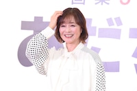 「『タッチ』1巻の南ちゃんのポーズで」という記者のリクエストに応える日髙のり子