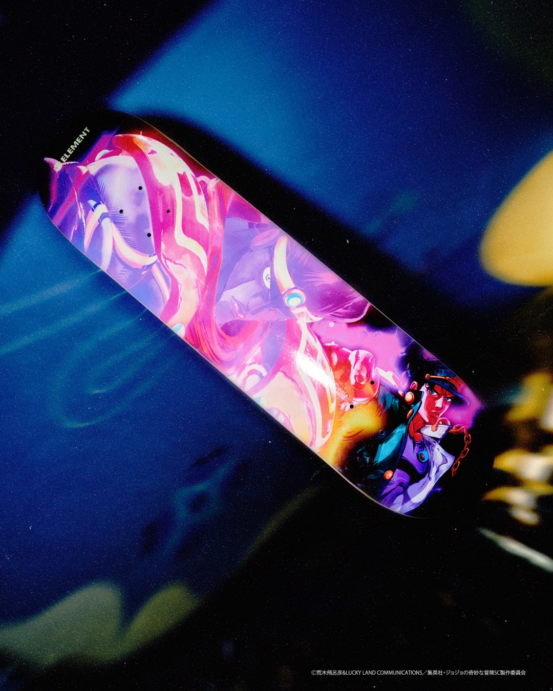 ジョジョの奇妙な冒険 スターダストクルセイダース」と「ELEMENT SKATEBOARDS 」のコラボスケートボードデッキ