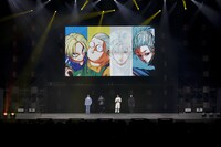 「ジャンプフェスタ2026」内で行われた「SAKAMOTO DAYS」のステージイベントより。左から島﨑信長、杉田智和、浪川大輔、内山昂輝 (c)SHUEISHA Inc. All rights reserved.