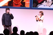 「ジャンプフェスタ2026」にて行われた「アンデッドアンラック」ステージの様子。左から中村悠一、佳原萌枝