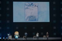 「ジャンプフェスタ2026」内「アオのハコ」ステージイベントでのビジュアル公開時の様子。左から小林千晃、千夏の着ぐるみ、千葉翔也、上田麗奈、鬼頭明里 (c) SHUEISHA Inc. All rights reserved.