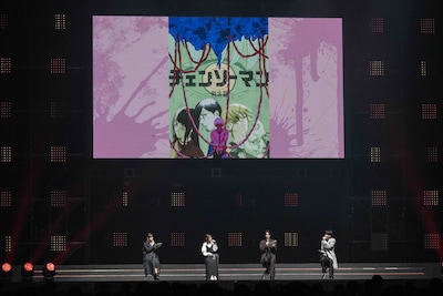 「ジャンプフェスタ2026」内の「チェンソーマン」ステージで公開された「チェンソーマン 刺客篇」のビジュアル。左から楠木ともり、上田麗奈、戸谷菊之介、坂田将吾 (c) SHUEISHA Inc. All rights reserved.