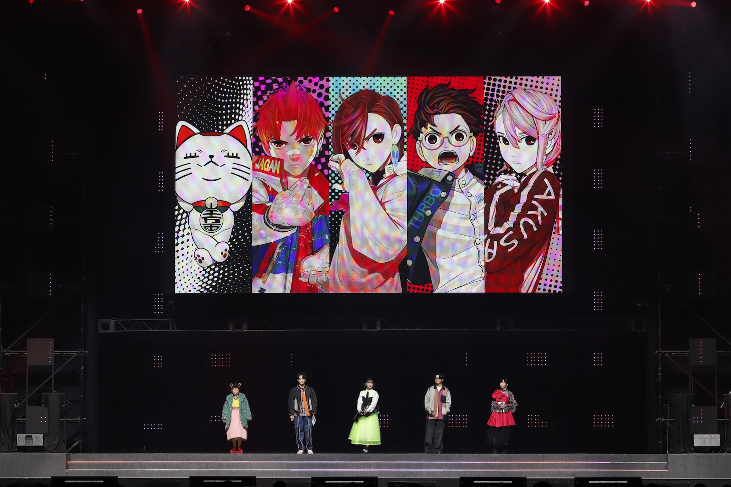 「ジャンプフェスタ2026」内の「ダンダダン」ステージイベント。左から田中真弓、石川界人、若山詩音、花江夏樹、佐倉綾音 (c) SHUEISHA Inc. All rights reserved.