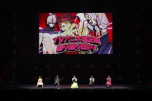 「ジャンプフェスタ2026」内の「ダンダダン」ステージイベント。左から田中真弓、石川界人、若山詩音、花江夏樹、佐倉綾音 (c) SHUEISHA Inc. All rights reserved.