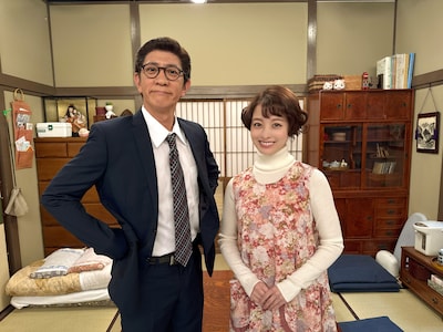 「ドリフに大挑戦 馬力全開！小学校にも出張しちゃいましたSP」より。左から柴田英嗣（アンタッチャブル）、橋本環奈