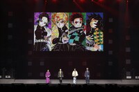 「ジャンプフェスタ2026」内の「鬼滅の刃」ステージの様子。左から早見沙織、 下野紘、花江夏樹、櫻井孝宏 (c)SHUEISHA Inc. All rights reserved.