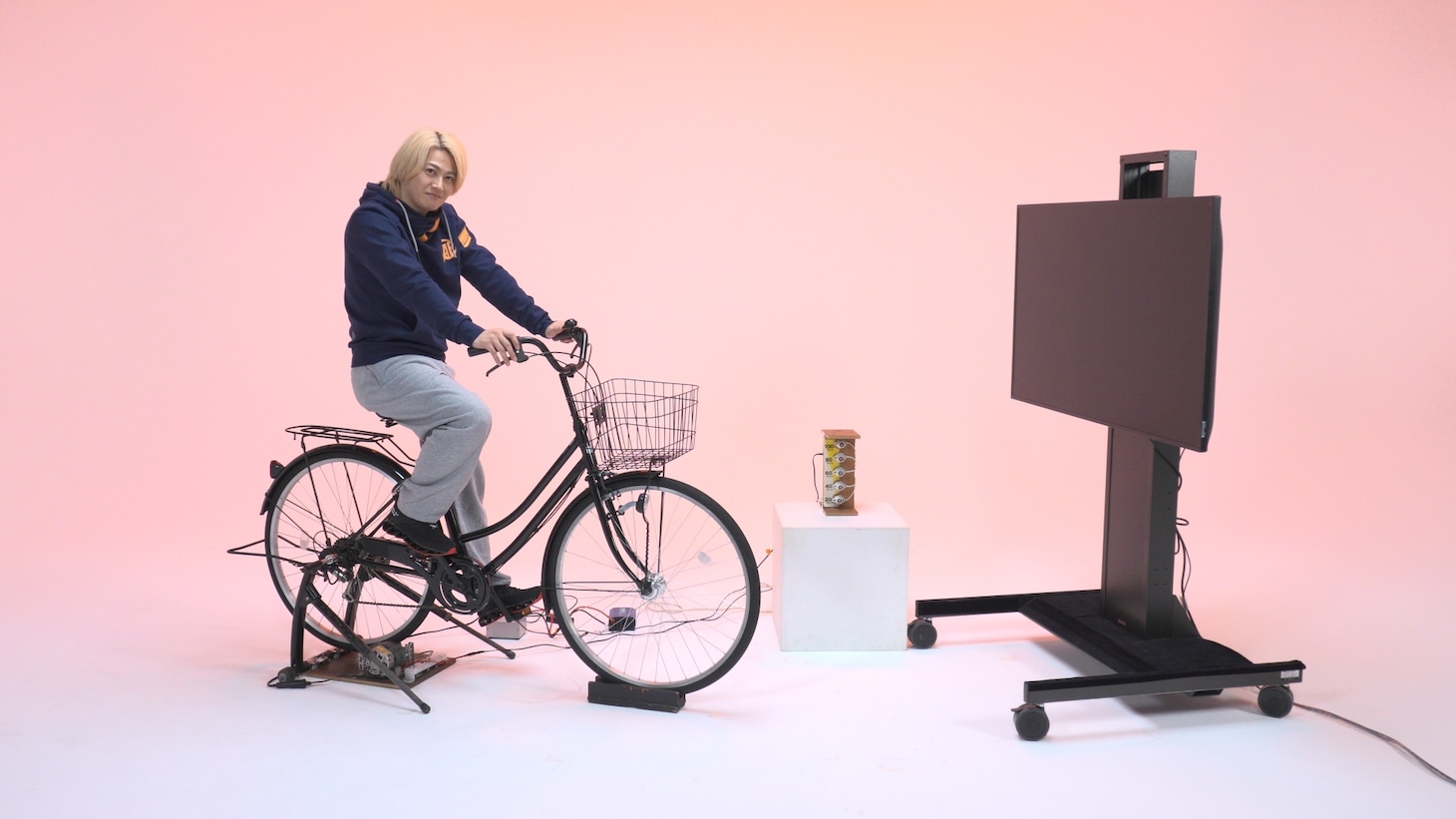 「ガンチャン新春特番2026」より、「ガンダムQ（クイズ）作戦」撮影風景