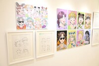 「スキップとローファー展」の様子