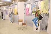 「スキップとローファー展」の様子