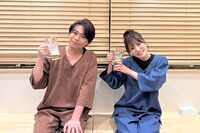 サウナで乾杯する浪川大輔（左）と田中ちえ美（右） (c)テレビ大阪