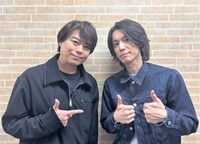 浪川大輔（左）と沢城千春（右） (c)テレビ大阪
