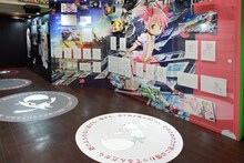 「シャフト50周年展」明日開幕 「月詠」OP、「化物語」1話アバンのコンテもずらり展示