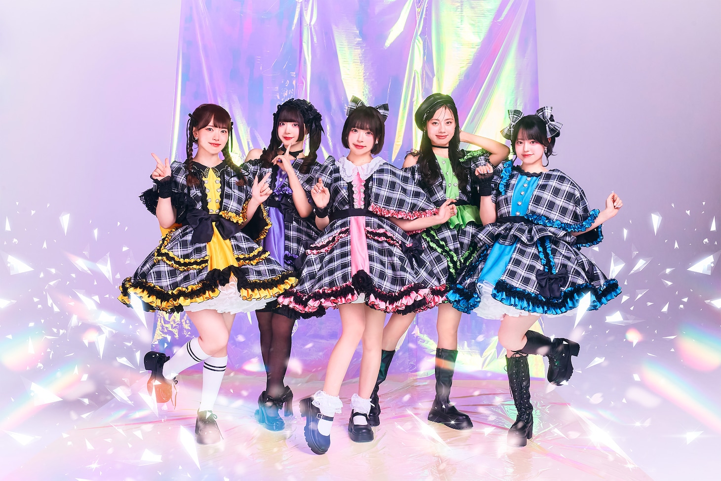 「前橋ウィッチーズ」魔法衣装“ガーデニングフォーム”アーティスト写真