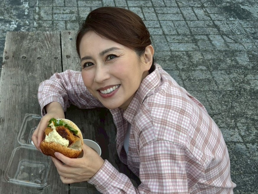 第1話のゲスト。堀井美香演じる梵恵美子。梵の母。女手一つで梵を育てた。がんで急逝する。