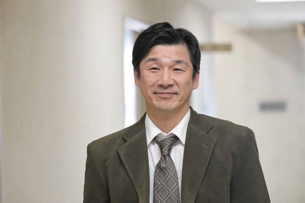 第3話のゲスト。吉田智則演じる吉田刑事。嗣江の刑事時代の先輩であり、嗣江の過去をよく知る人物。