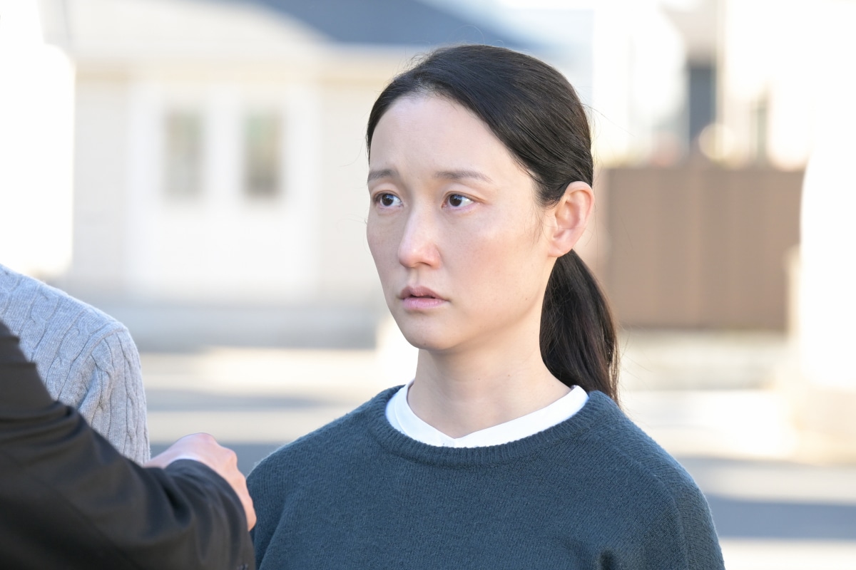 第5話のゲスト。芦那すみれ演じる津田山洋子。愛娘の突然の事故死をまだ受け入れられずにいる。