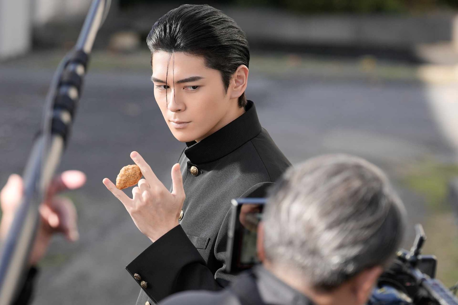 コラボテレビCM「スパイシーチキンマックナゲット 黒胡椒ガーリック 『今しかできねーこと』篇（15秒）」メイキング写真