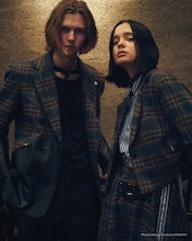 「NANA」ナナ、レン、シンをイメージしたアパレル　707号室の鍵付きバッグや特典も