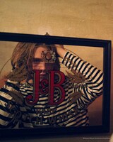 「NANA」とADDIXYのコラボコレクション着用イメージ